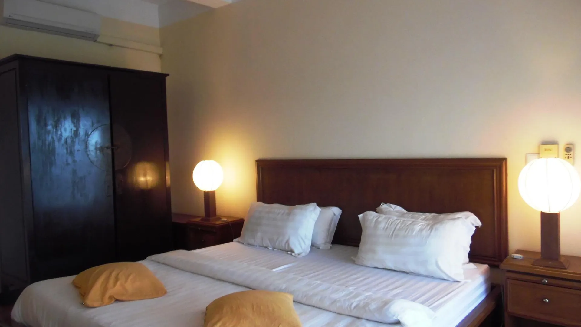 *** Hotel The Harbor Lights Palace Sihanoukville Camboya